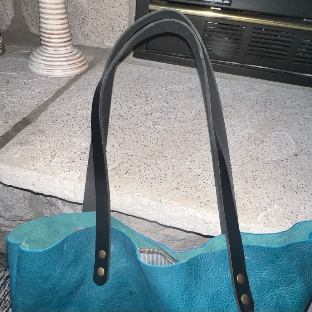 Hawks and Doves rustic leather tote - Picture 6 of 8
